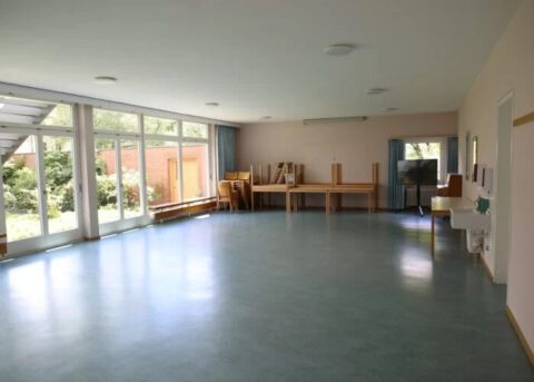 zentrum gut gartenzimmer leer 01 700x500